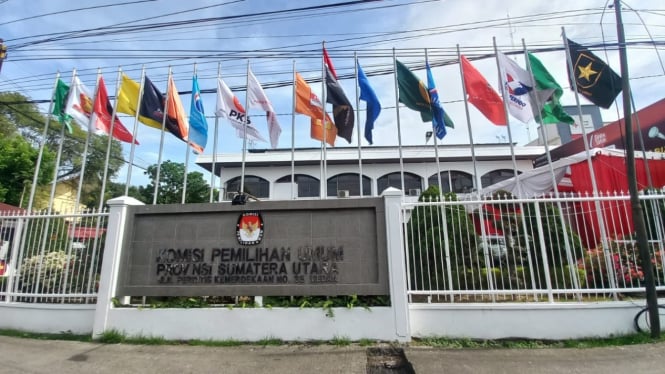 Foto Gerbang KPU Sumut